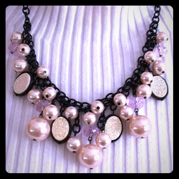 New York & Company Jewelry - NWT NY&CO White, Black, Pink & Pearly Necklace